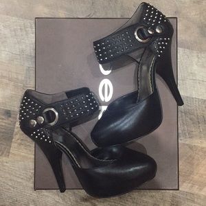 Women’s black bebe heels